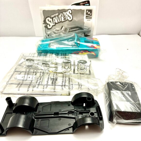 AMT Snapfast Slammers RAM Blur Rambler1 25 Plastic Model Kit Open Box No Tires - Picture 2 of 4